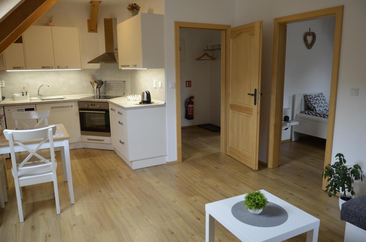 Apartmany U Vlcich Jam Petrowitz Exterior photo